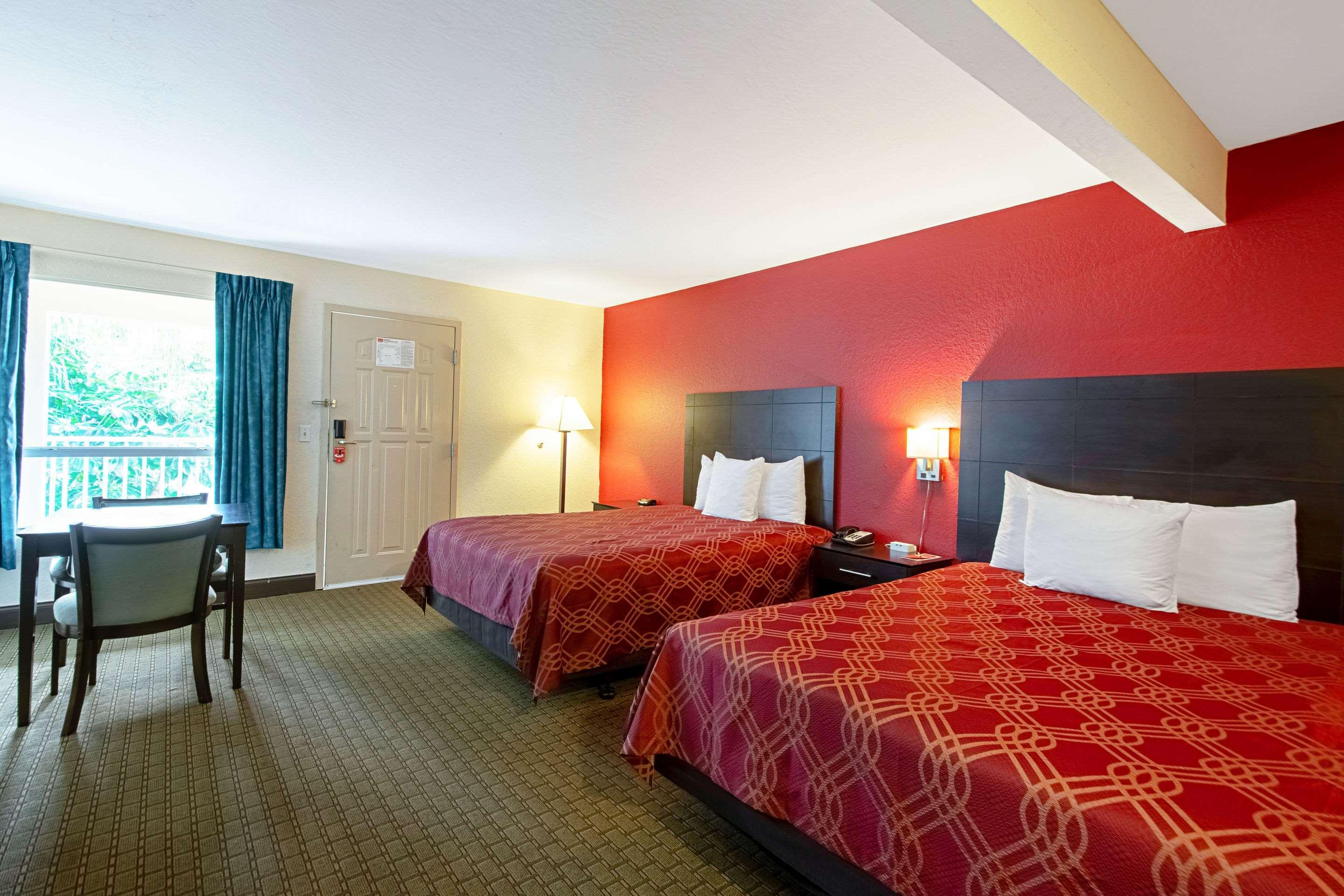 Ramada Limited Clearwater Hotel And Suites Exterior foto